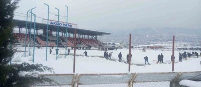Kahramanmaraş İstiklalspor - 1461 Trabzon FK ma&ccedil;ı kar sebebiyle ertelendi