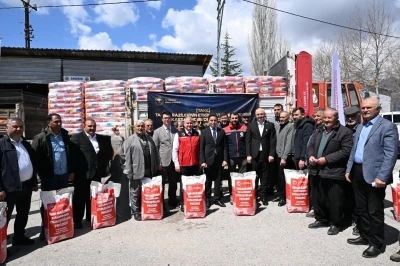 Kahramanmaraş&rsquo;ta 320 &uuml;reticiye 6 bin kilogram ay&ccedil;i&ccedil;eği tohumu dağıtıldı

