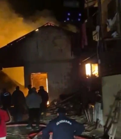 Kahramanmaraş’ta ahır ve garajda çıkan yangın söndürüldü
