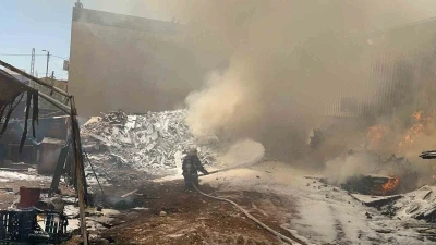 Kahramanmaraş’ta ahşap palet üretim tesisi yangını
