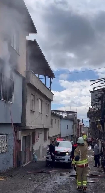 Kahramanmaraş&rsquo;ta ev yangını: 1 yaralı
