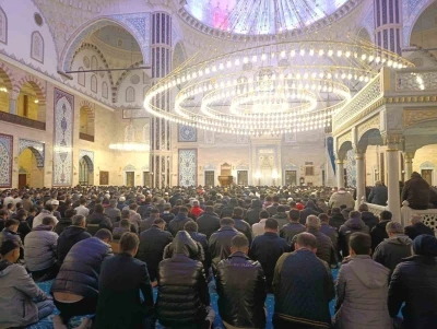 Kahramanmaraş&rsquo;ta ilk teravih namazı kılındı
