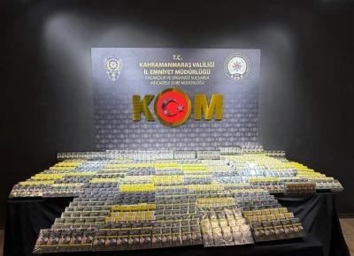 Kahramanmaraş&rsquo;ta ka&ccedil;ak telefon ve sigara operasyonu
