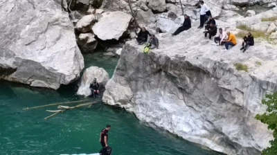 Kahramanmaraş&rsquo;ta nehirde kaybolan şahıs i&ccedil;in arama &ccedil;alışmaları s&uuml;r&uuml;yor
