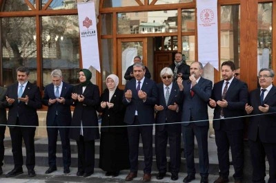Kahramanmaraş&rsquo;ta restorasyonu tamamlanan 5 cami daha ibadete a&ccedil;ıldı