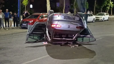 Kahramanmaraş&rsquo;ta trafikte yarış kazayla bitti: 5 yaralı
