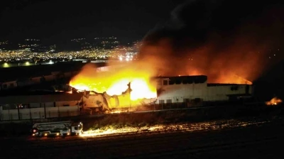 Kahramanmaraş&rsquo;taki fabrika yangını dron ile g&ouml;r&uuml;nt&uuml;lendi
