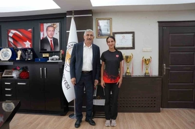 Kahta Belediye Başkanı Hallaç’tan spora tam destek
