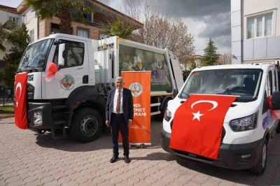 Kahta Belediyesi ara&ccedil; filosunu g&uuml;&ccedil;lendirmeye devam Ediyor