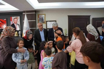 Kahta Belediyesi&rsquo;nde bayramlaşma programı yoğun katılımla ger&ccedil;ekleştirildi
