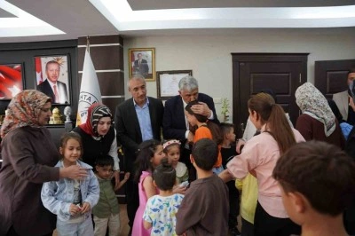 Kahta Belediyesi&rsquo;nde bayramlaşma programı yoğun katılımla ger&ccedil;ekleştirildi