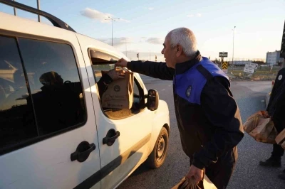Kahta Belediyesi&rsquo;nden iftara yetişemeyenlere kumanya desteği
