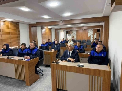 Kahta Belediyesi zabıta personeline y&ouml;nelik kapsamlı hukuk eğitimi
