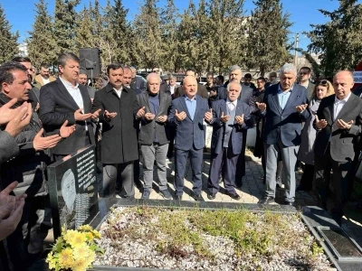 Kahtalı Mı&ccedil;e, vefat yıl d&ouml;n&uuml;m&uuml;nde memleketinde dualarla anıldı
