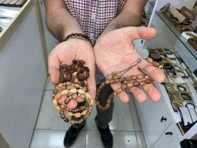 Kahvaltı sofralarının atığı, el emeğinin hammaddesi oldu
