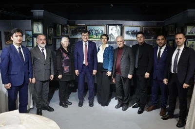 Kahveci: "Sanat&ccedil;ıların emeğini g&ouml;r&uuml;n&uuml;r kılmak ve desteklemek yerel y&ouml;netimlerin &ouml;nemli sorumlulukları arasında"
