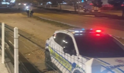 Kaldırıma &ccedil;arpan motosiklet defalarca takla attı: 22 yaşındaki s&uuml;r&uuml;c&uuml; hayatını kaybetti
