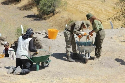 Kalehisar’da Selçuklu tarihinin izlerini öğrenciler gün yüzüne çıkartıyor
