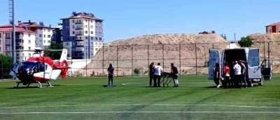 Kalp krizi ge&ccedil;iren şahıs ambulans helikopterle hastaneye sevk edildi
