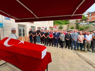 Kalp krizi sonucu hayatını kaybeden Kıbrıs gazisi son yolculuğuna uğurlandı
