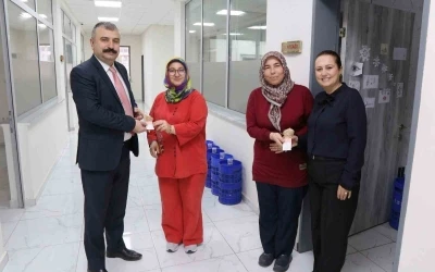 Kamu personeline 8 Mart D&uuml;nya Kadınlar G&uuml;n&uuml; i&ccedil;in anlamlı hediye
