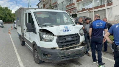 Kamyonet otomobile &ccedil;arptı: 1 yaralı
