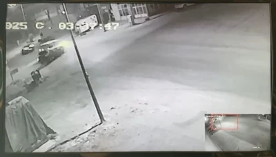 Kamyonet otomobille kafa kafaya çarpıştı: 1’i ağır 2 yaralı
