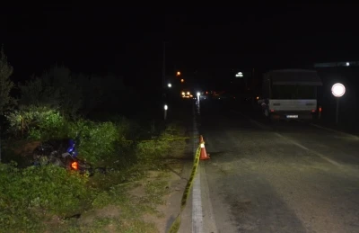 Kamyonete &ccedil;arpan motosiklet s&uuml;r&uuml;c&uuml;s&uuml; hayatını kaybetti
