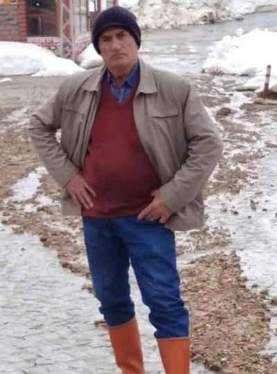 Kamyonetiyle 100 metrelik u&ccedil;uruma yuvarlanan şahıs hayatını kaybetti
