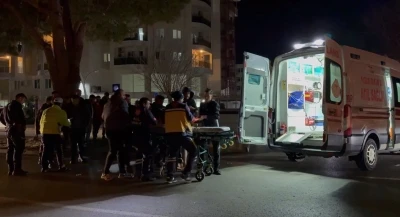 Kamyonetle &ccedil;arpışan motosikletli yaralandı
