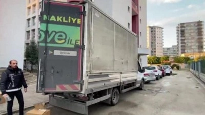 Kamyonetten &ccedil;ıktı: Tam 4 milyon 500 bin adet!