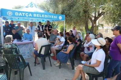 Kanalizasyon sorununun &ccedil;&ouml;z&uuml;ld&uuml;ğ&uuml; &Ccedil;omarlık&rsquo;ta vatandaşlarla bir araya gelindi
