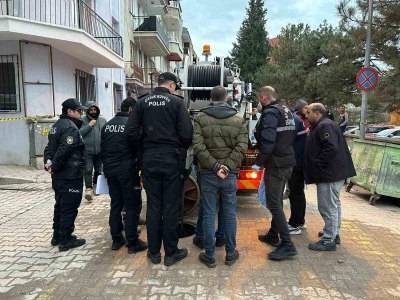 Kanalizasyonda cenin bulundu
