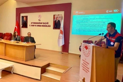 Kanatlı hayvan işletmecilerine biyog&uuml;venlik anlatıldı
