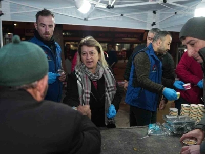 Kandilde dualar edildi ağızlar tatlandı
