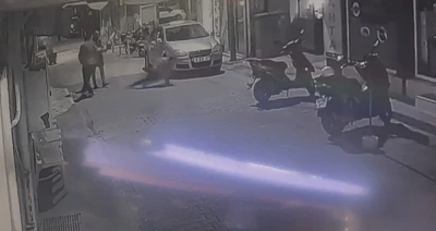Kanlı hesaplaşma kameraya b&ouml;yle yansıdı... Peş peşe ateş a&ccedil;tı, soğukkanlı tavırları dikkat &ccedil;ekti
