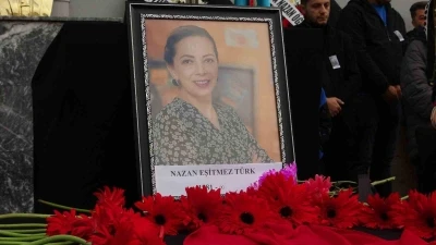 Kansere yenik düşen öğretmen için okulunda tören düzenlendi
