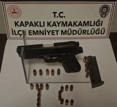 Kapaklı&rsquo;da 2 ruhsatsız tabanca ele ge&ccedil;ti

