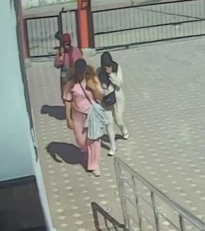 Kapı kırıp eve giren kadın hırsızlar, 200 bin liralık altın çaldı
