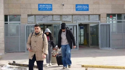 Kapık&ouml;y G&uuml;mr&uuml;k Kapısı&rsquo;nda ge&ccedil;işler kontroll&uuml; s&uuml;r&uuml;yor
