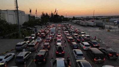 Kapıkule’de gurbetçilerin hüzünlü dönüş yolculuğu

