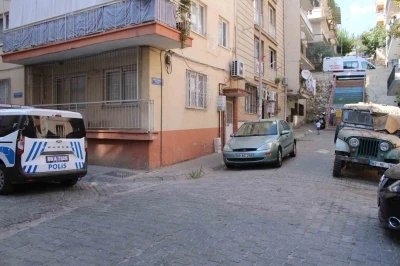 Kapının önüne koyulan çöp, ekipleri harekete geçirdi
