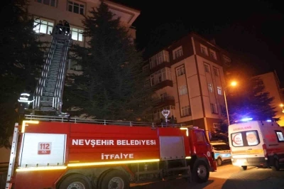 Kapıyı a&ccedil;mayınca ekipler seferber oldu
