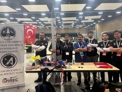 Kaps&uuml;l Azak Rocket Team ABD&rsquo;de d&uuml;nya birincisi oldu
