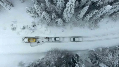 Kar altındaki k&ouml;y yollarında "kar savaş&ccedil;ıları"ndan yoğun mesai
