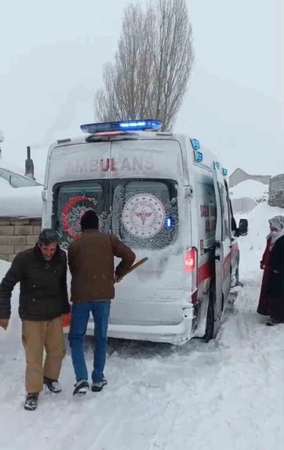 Kar engel tanımadı: Cihaza bağlı 7 yaşındaki Sinan hastaneye ulaştırıldı
