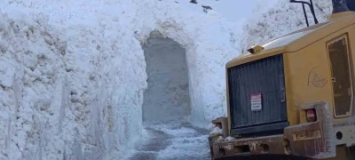 Kar esareti t&uuml;nelle aşılıyor: Dikmetaş mezrasında yaşam koridoru
