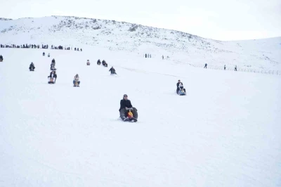 Kar keyfi Keten&ccedil;imen Kayak Merkezi&rsquo;nde yaşandı
