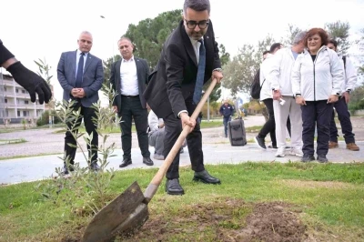 Kar Spor İda Ultra öncesinde zeytin fidanları toprakla buluştu
