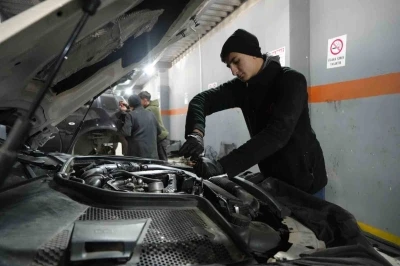 Kar yağışı sonrası kışlık ara&ccedil; bakım yoğunluğu arttı
